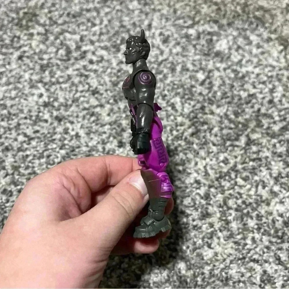 Fortnite Jazware Fallen Love Ranger 4" Action Figure One Crossbow Included - Picture 5 of 7